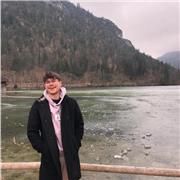 Motivierter 20 jähriger Grundschullehramtsstudent. Ich gebe gerne Nachhilfe auch für Klasse